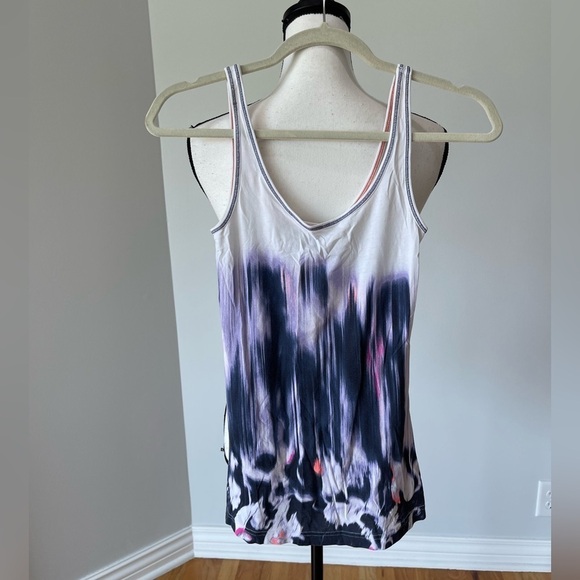Lululemon size 2 tank top water color brush design - Picture 3 of 11